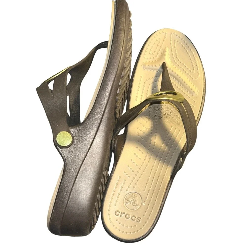 Crocs‎ Sanrah Wedge Flip Flops Brown Tan Gold Ring Sandals Womens 11
